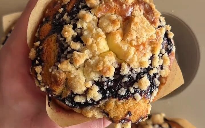 blueberry cheesecake muffins